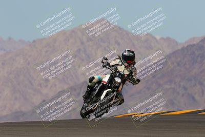 media/Oct-03-2022-Moto Forza (Mon) [[5f077a3730]]/Intermediate Group/Session 4 (Turn 9)/